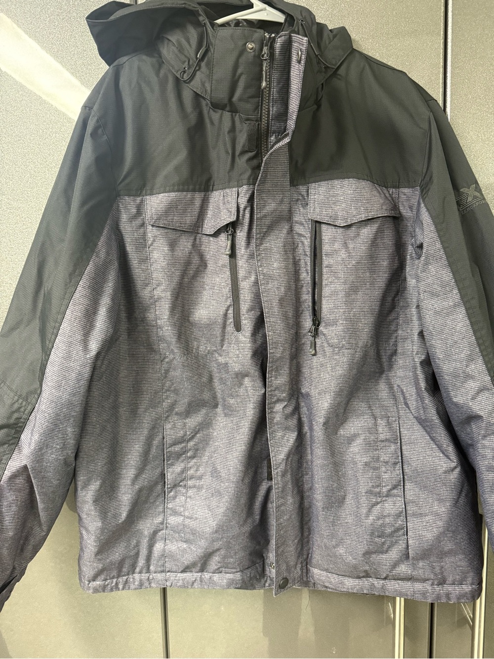 ZeroXposur Two-Tone Black and Gray Ski Jacket